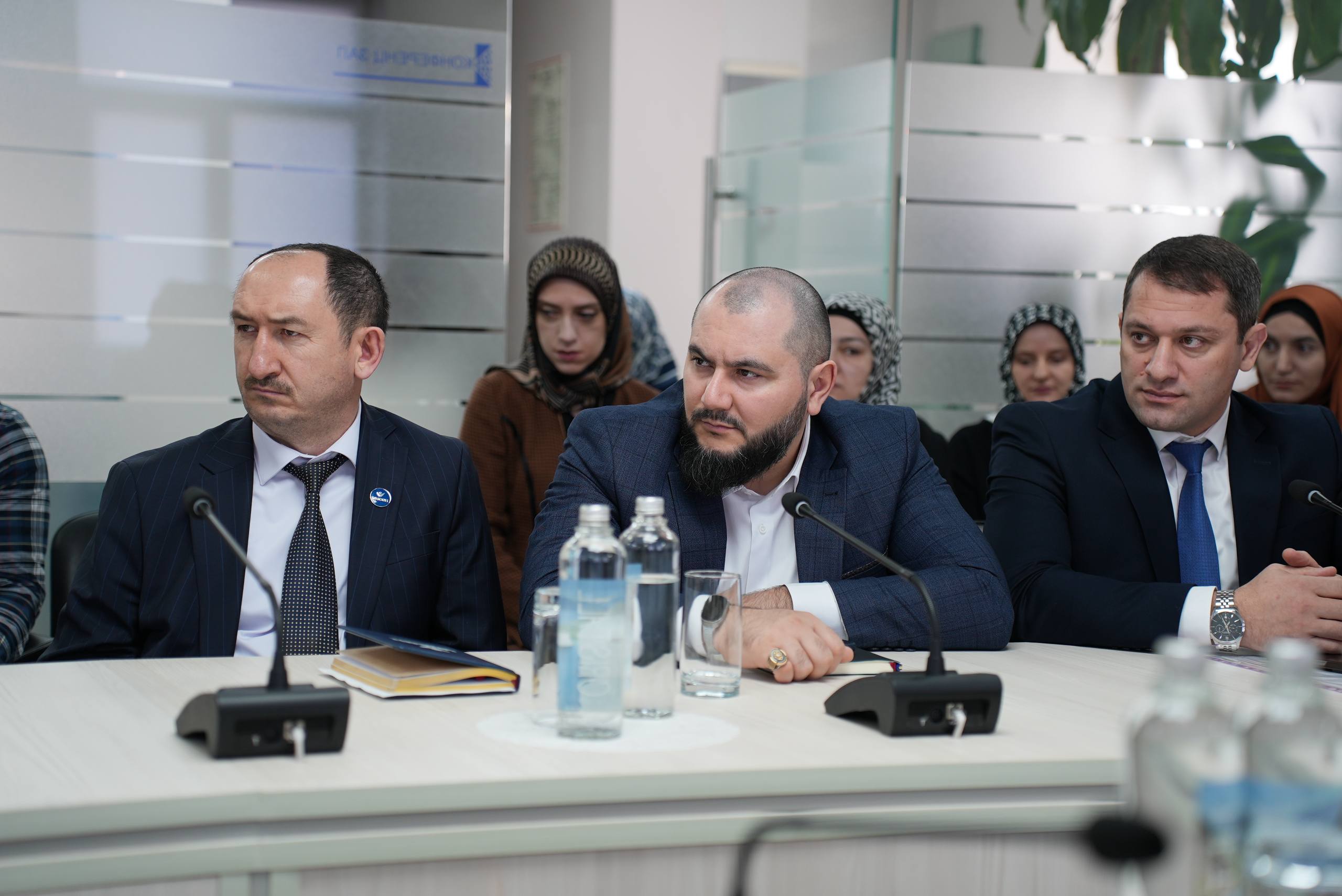 В конференц-зале Муфтията РД под председательством Муфтия Дагестана, шейха Ахмада Афанди, состоялось расширенное заседание.