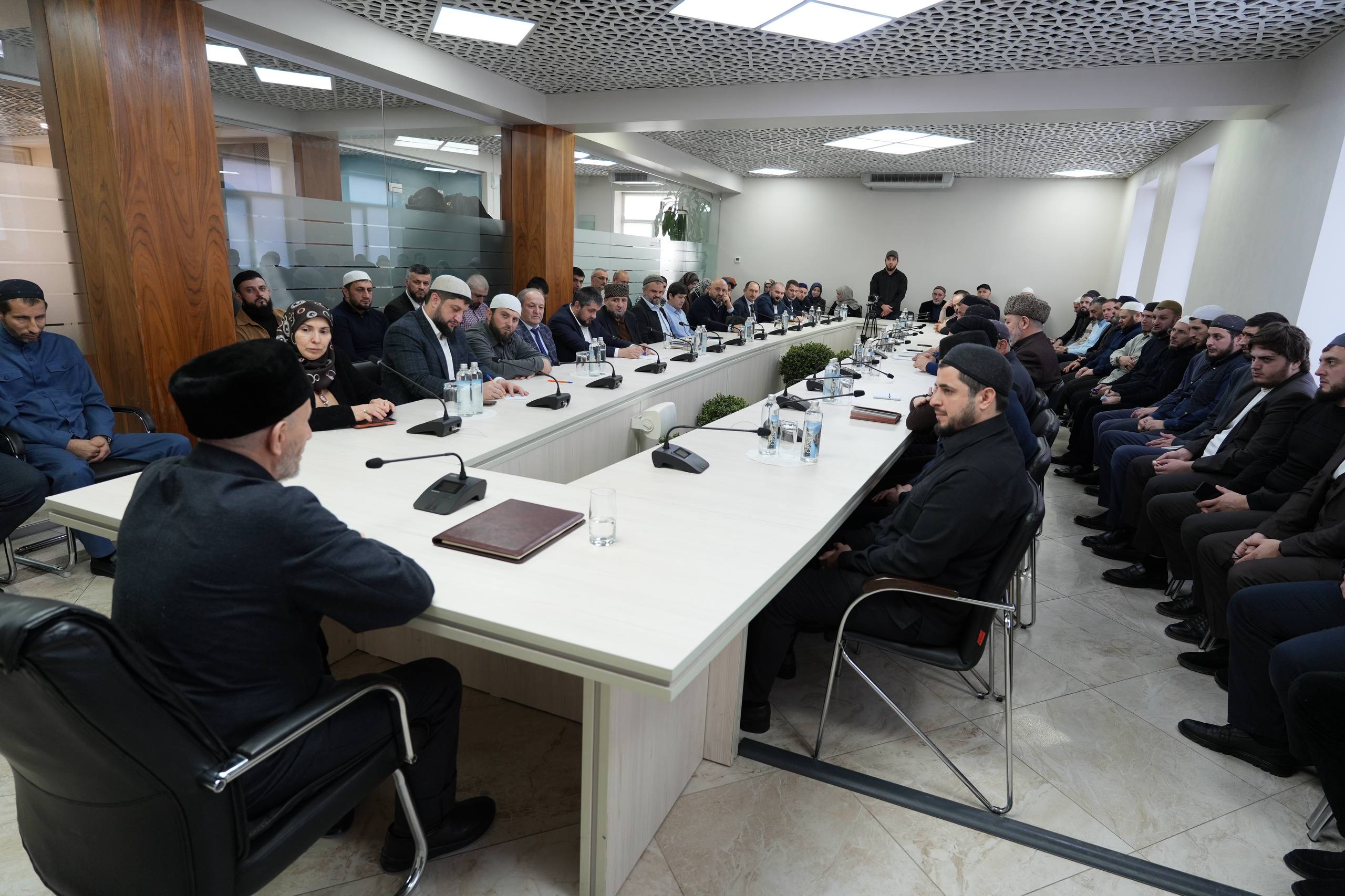 В конференц-зале Муфтията РД под председательством Муфтия Дагестана, шейха Ахмада Афанди, состоялось расширенное заседание.
