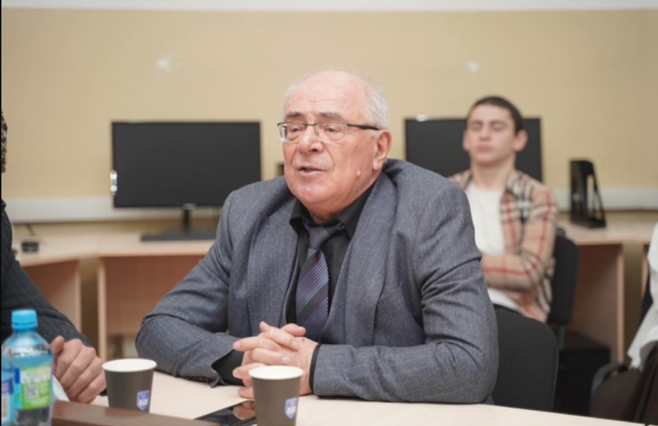 «Круглый стол» по теме сохранения родного языка